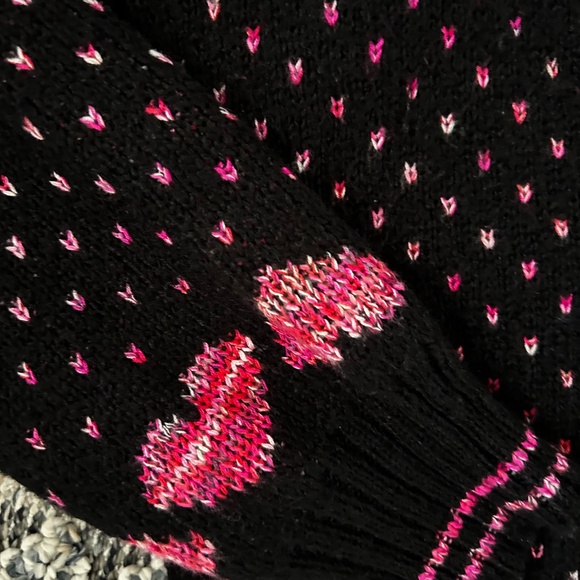 Button up cardigan sweater with heart detail - Picture 3 of 4